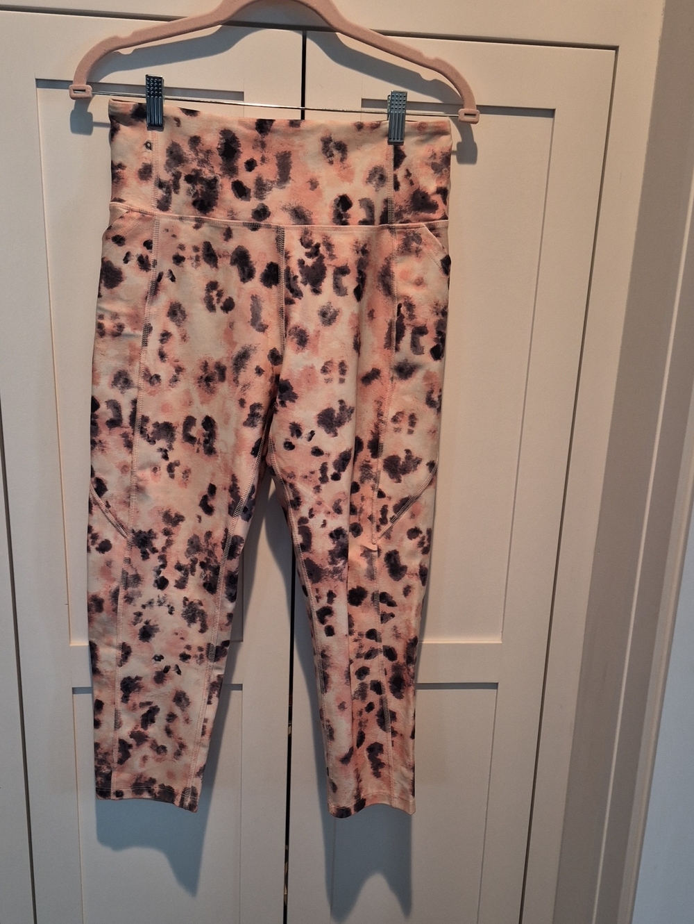 Womens High-Waist Peach/plum Color Leopard Print Active Leggings Size L